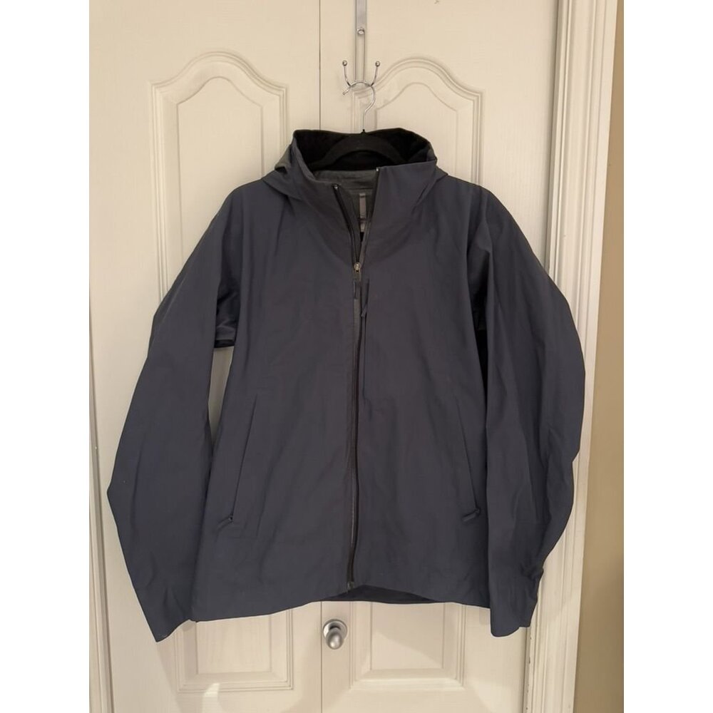 EUC Arcteryx Veilance mens jacket